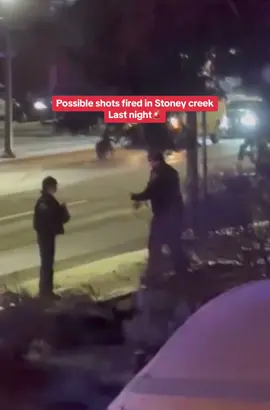 The Hamilton Police are looking into a potential shots fired incident in Downtown Stoney Creek around 6pm yesterday. Authorities urge anyone with information to come forward and assist in the investigation.😱🚔🚨🇨🇦 Credit🎥: Hamilton Neighbourhood Watch FOLLOW @nmghamilton FOR MORE HAMILTON NEWS #Hamilton #burlington #stcatharines #oakville #toronto #ontario #canada #stoneycreek #news #crime