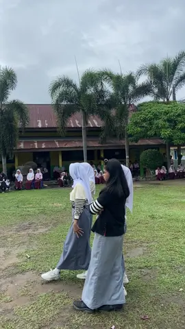 drama “the prom” Ib: youtube drama the prom #fypシ #pensi #sman1rbt credits: SMAN 3 Bekasi https://youtu.be/ha-rmR7IY94?si=NkttTkQcx5CaHHsA
