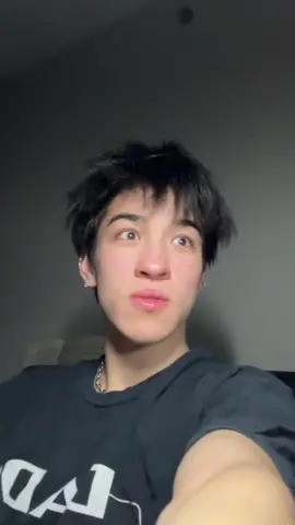 need to cut my hair soon but kinda liking this length now idk