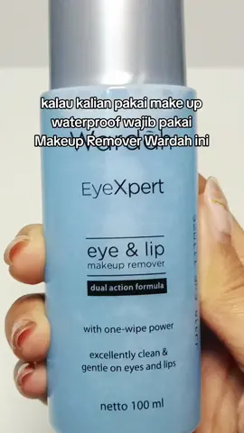 sekali swap eyeliner maskara langsung hilang.. ikuti aturan pakai nya ya jadi di tuang dulu di kapas, diemin beberapa saat, baru di swap, asli sih ini Make Up Remover Wardah ringan, nyaman bgt, gak bikin pedih di mata #makeupremover #makeupremoval #makeupremoverwardah #makeupremoverwaterproof 