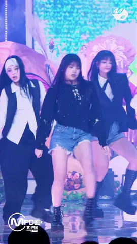 지우가 대시 노래 집어삼켰죠? 찰떡소화했죠? #MPD직캠 #MPDFanCam #M2 #NMIXX #엔믹스 #DASH #지우 #JIWOO @nmixx_official