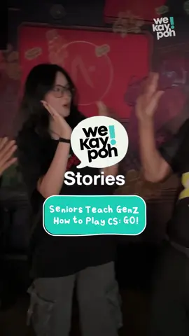 Our weKaypoh intern learns CS:GO from the seniors 😮‍💨 Sign me up too pls ✋ #sgnews #singapore #esports #gaming #csgo #steam #youth #wekaypoh 
