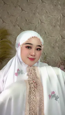 Restock lagi nih 😍#mukenahcantik #mukenaadem #mukenapremium 