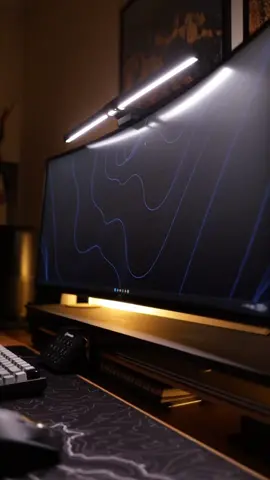 love these blank top gradient keycaps, but when the keyboard backlight turns off, it's a struggle. might go back to the original caps :/  at least my switches still sound good!  #desksetup #desktour #deskaccessories #deskinspo #mechanicalkeyboards 