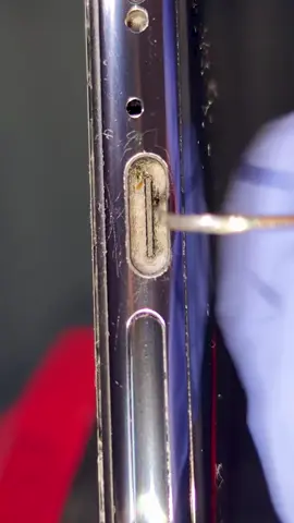 Super satisfying deep cleaning of Iphone! 📱 #DeepCleaning #iPhoneCleaning #PhoneMaintenance #Tech #Relax #DIY #ASMR #Satisfying #Iphone