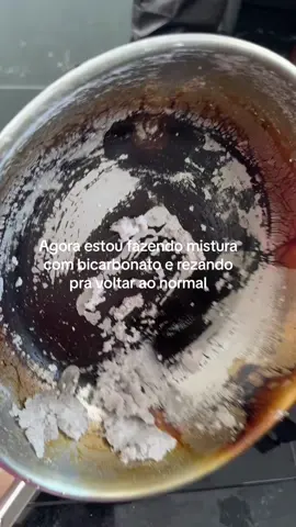 Comprei o jogo de panelas tramontina allegra de inox e na hora de fazer a cura esqueci no fogo e ela queimou toda , sera que volta ao normal ? #nossaresidencia13 #panelaqueimada #panelainox #panelasinoxtramontina 