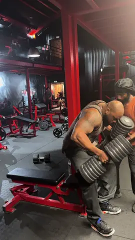 ✨😳✨MUSCULATION UNE CHARGE VREUUMENT 70KG HALTÈRES A FROID SANS ECHAUFFEMENT WOOOOWW 🦍✨✨✨✨✨🏋🏾‍♂️💯 @TheLyonBlacks SNAP:👻ESYKS👻#tiktok #pourtoi #fyp #fy #easyk #easyklunik 
