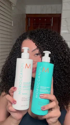 Is hair repair one of your New Year’s resolutions? You’ll 💙this routine by @Noelia featuring our Moisture Repair Half-Liter sets.  Shop now for a limited time!