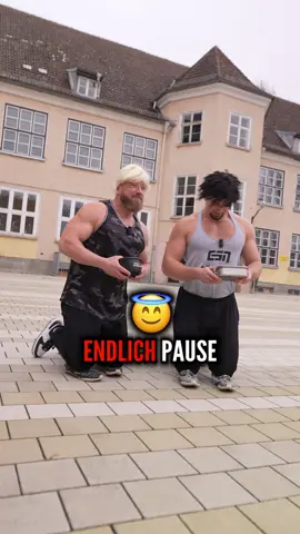 Nur diese Woche bekommt Ihr 30% auf alle Designer Bars. Einmal probiert, will man nie wieder nen Anderen Riegel. Maximalen Rabatt auf Alles von ESN gibts wie immer mit Code: Johannes #GymTok #proteins #fitnesslife #fyp @Brik.vadim_ 