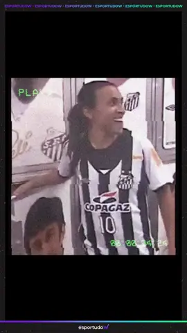 Que sorte poder ver a Rainha vestindo a nossa camisa! 🥹⚽️💜 🎥 @esportudo.w #futebolfeminino #futebol #marta #tiktokesportes #SportsNews 