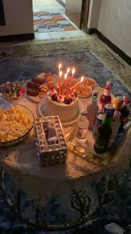 #عيد_ميلادي #احتفال #حفلة #عراقي #عراقيه #العراق #عراقيين #بغداد #بغداديهـ #بغداد_العراق #عراق #deutschland #hamburg #المانيا #هامبورغ #🇮🇶 #🇩🇪 #بيت_اختي #كيك #شموع #❤️ 