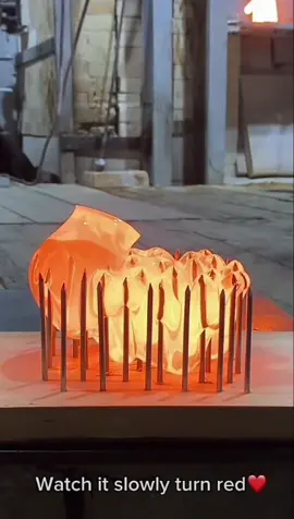 The way it slowly changes colors 🤤🎶: @Kali Uchis ‘Igual Que Un Ángel’ 