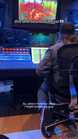 Just a corny little folk diddy that maybe you’ll hear soon #newmusic #noahkahan #noahkahanmusic #unreleased #stickseason #forever 