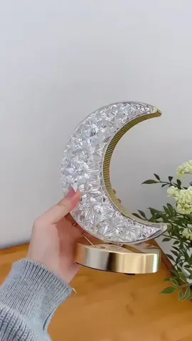 Đèn ngủ trang trí để bàn pha lê, với ba chế độ ánh sáng. #denled #decor #denngudeban #dentrangtriphong #dentrangtri 