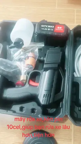 máy rửa xe ,đi kèm pin 10 cel,hợp với các bác rửa xe nhiều,hoặc cần rửa xe lâu