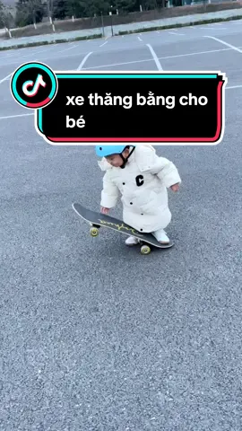 trò chơi trượt ván cho bé#baby #yeucon #chamcon #xuhuong #mevabe #nuoicon #reviewmevabe 