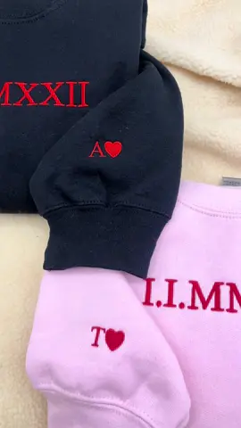 If you didn’t know what to give your special someone, well now you do 💕#ValentinesDay #couplegoals #valentinesdaygift #loveyou #matchingsweatshirts #valentinessweatshirts 
