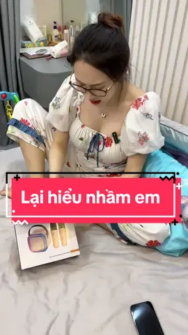 Suốt ngày kêu nhà có mỗi hai cái loa, em sắm thêm cho cái nữa dùng thoải mái #xuhuong #cohuyentaphoa #loabluetooth #loabluetoothmini #karaoketainha 