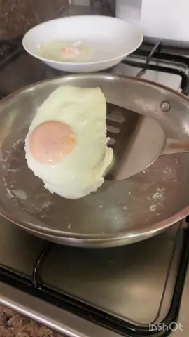 No oil sunny side up egg❗️#sunnysideupegg #hacks #tips #healthyrecipes #nooil #asmr #filipinofood  #panlasangpinoy  #pagkainpinoy  #pinoyfood #reels #Foodie #healthyfood #healthyfoodshare #foodporn #fyp #explorepage  #explorepage✨  #homecooksofinstagram #reelfood  #foodpornph