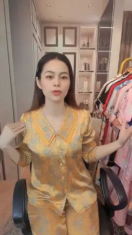 Bộ DC vàng và các mẫu dáng cổ sen vạn người mê, tiểu thư sang trọng lắm nha  #vadesi #pijamas #lualuxury #đồbộpijama #xuhuongthoitrang 