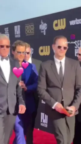 That lil touch Simon 🥺🥺🥺 #mattbomer #simonhalls #criticschoiceawards #doichuyentinhtrai 