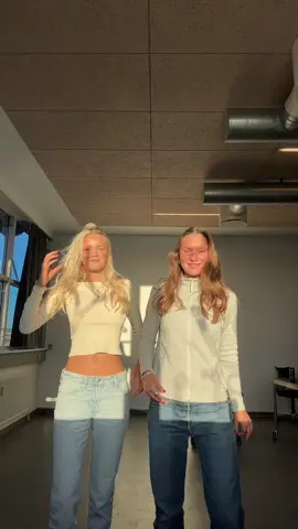 Det golden hour VI IK ORANGE 🫰🏼😜tak for 6k følgere fra mig og esther😝😝@Esther Bach 