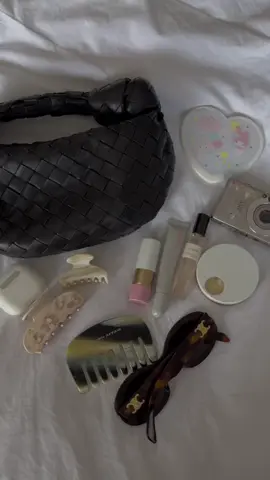 #girlessentials  🎀✨