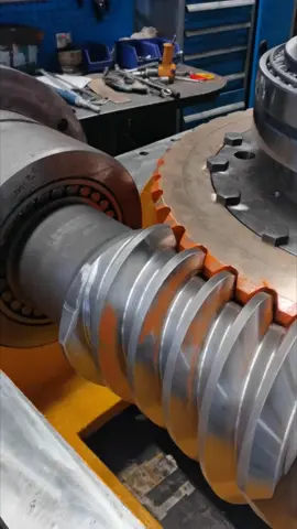 Truyền động ăn khớp trục vít bánh vít #cuahangvattu #trucvit #banhrang