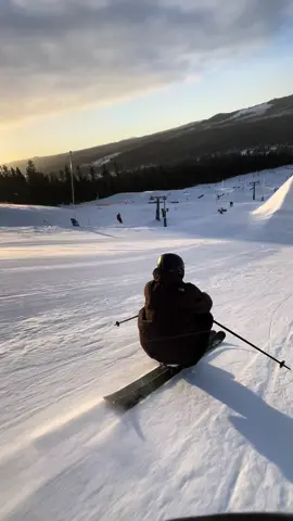 Golden hour☀️ #skiingtiktok #skiing #factionskis #foryou #fyp #ski #snow 