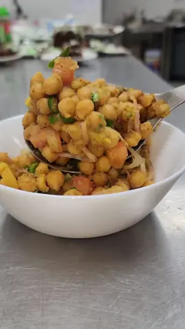 #chat #chatmasala #Recipe #potato #haseebee #oyehoyehoye #salt #chilli #tomato #onion #Foodie #foodvlog #recipesoftiktok #tiktokfood #food #streetfood #tiktokrecipe #tiktokfoodies #sauce #mint #yogurt #spicy #spicyfood #voiceover 