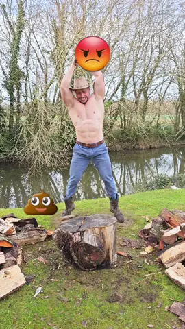 😡😡😡🌿🌳💪 #José #angry #colere #jardin #rosier #chien #architecte #experience #muscle #nature #bucheron