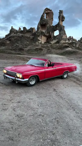Back to the past…  #classiccar #classiccars #chevrolet #cadillac #american #viralvideo #viraltiktok #tiktok #tiktokusa #trending #turkey #cappadocia 