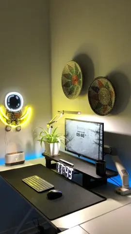 Góc setup Black & White...#decorgoclamviec #decor #decorbanhoc #gocsetup #ThanhThoiLuotTet 