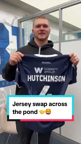 Detroit Lions defensive end Aidan Hutchinson sent a signed jersey across the pond to Millwall FC defender Shaun Hutchinson, who returned the favor. Millwall’s nickname is also “the Lions.” 🦁🤝 (via @Detroit Lions, @Millwall Football Club) #Soccer #football #nfl #lions #detroitlions #millwall 