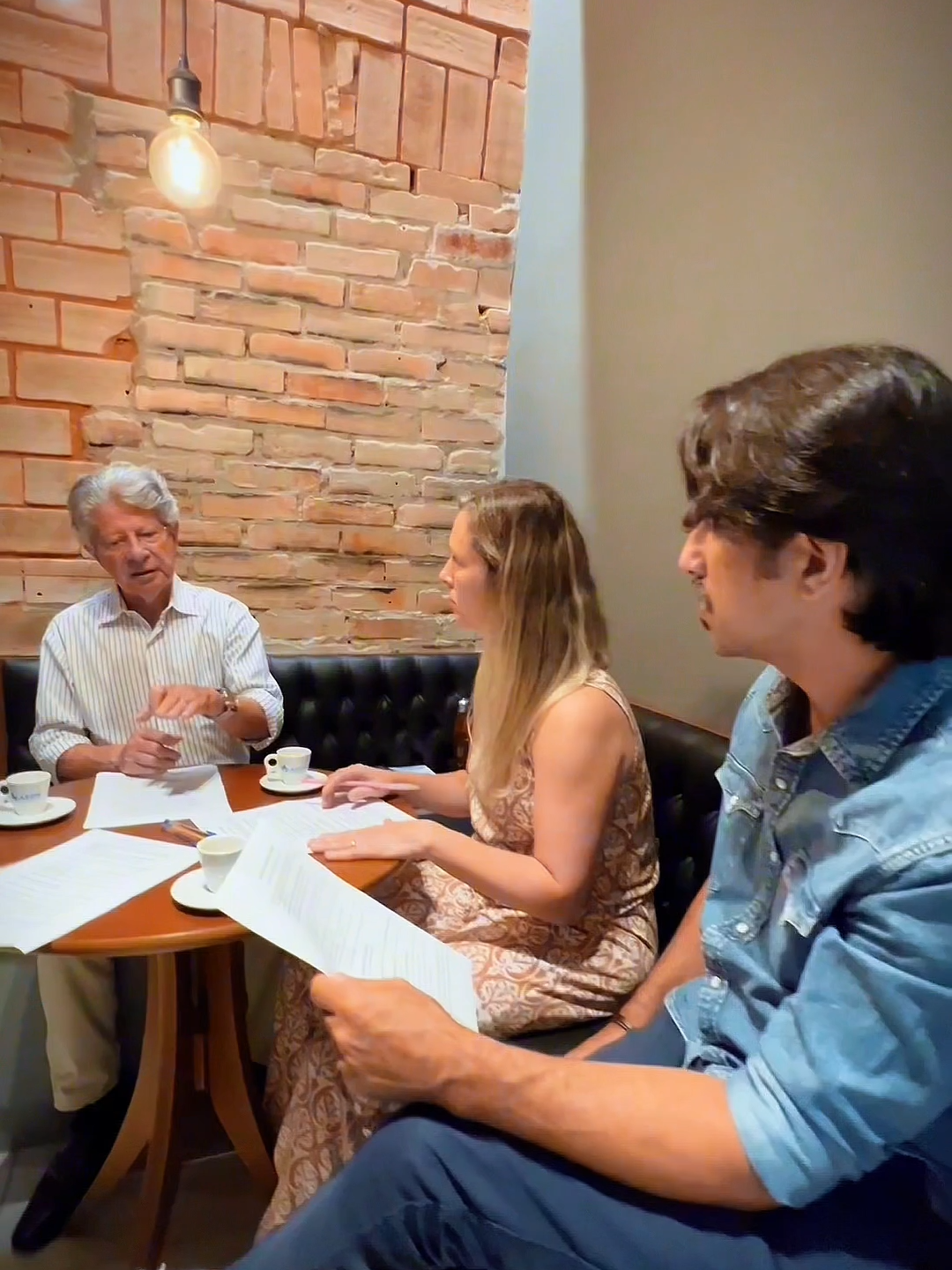 No segundo dia de mentoria, foi uma experiência enriquecedora compartilhar minha visão com a equipe acolhedora da @assis_advogados. Espero que as reflexões compartilhadas possam ser úteis e inspiradoras para todos que estão em busca de crescimento e liderança. #Liderança #Mentoria #Inspiração #DrRomeuAssis