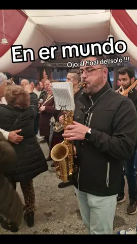 Increíble solo de saxo ¿que os parece el final?