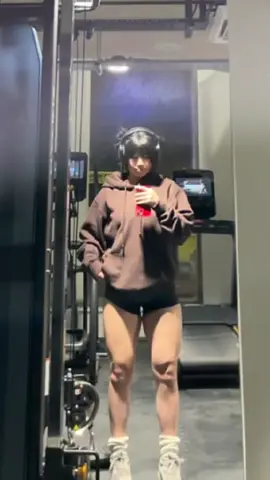 Pov: never skipped a leg day. ٩(๑❛ᴗ❛๑)۶ #gym#bodybuilding#fyp#fypシ
