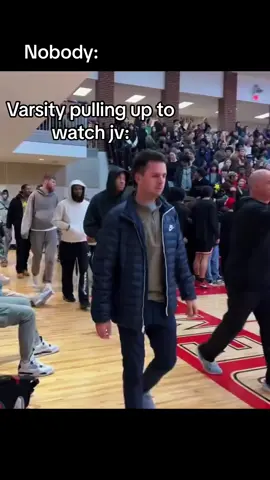 Bro had the whole team pulling up. giddey in the student section#okcthunde #basketball 