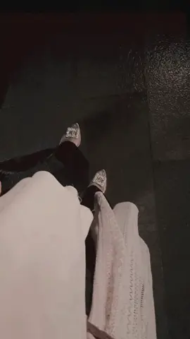 enakeunnn #soundviral #lirikvideo #fyp #sepatuwanita #CapCut #laguviral #aesthetic #aestheticphotos #footaesthetic #idefoto 