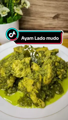 menu favorit di rumah 🤤 #ayamladoijau #ayamladohijaukotogadang #masakanminang #masakanpadang 