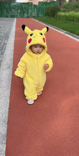 Bộ Pikachu xinh xỉu luôn á Mom. Đang seo chỉ 139k thôi #viaconcung #viaconyeu #babycutevideos #bodysuitbaby 