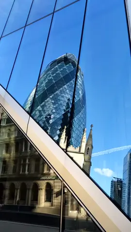 Yes! London ❣️ #yeslondon #london #londonlife #london🇬🇧 #londonfood #londonstreets #thegherkin #skyphotography #skyscrapers #skyscraper #skyscraping