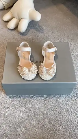 Giày Búp Bê Bé Gái Hạt Cườm các mẹ sắm ngay cho bé yêu nhé #xuhuong #xuhuongtiktok #giaychobe #giaychobegai #giaybupbe #giaybupbechobe #giaydinhdabegai #giayxinhchobe 