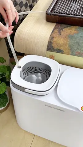 Thùng đựng rác đa năng phân loại rác khô và rác ướt rất tiện ích & tiện lợi cho mọi nhà. Rất phù hợp khi ngồi thưởng thức trà::))!!!!! #giadungtienich  #giadungthongminh #tienich #thungdungrac #thungdungracthongminh #thungdungracsangtrong #thungphanloairac 