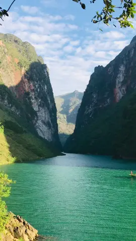 Vẻ đẹp thật sự không thể nhìn thấy được qua những bức ảnh, nó thực sự đẹp khi ta thấy bằng mắt nhìn.@_nahh2158🌱 #tamtrang #phươt #phuotluon #hagiang #songnhoque #taybac #xuhuong 