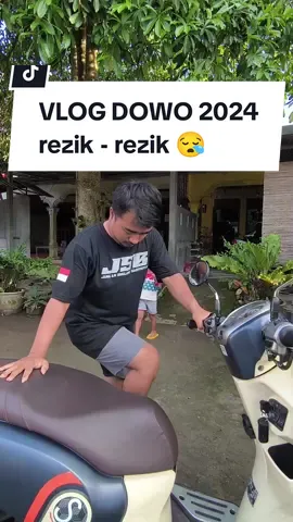 Ojo mok guyuu gaiss.. Iki Yo mung gae hiburan ala ala ngunu kui .. 🤣🤣 #adayinmylife #Vlog #bersihbersihrumah #posyandubalita #vaksinpoliotetes 