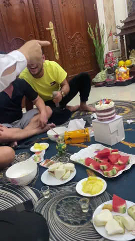 Hôm  nay nhậu với mấy a e trung quốc ! Kkkkk