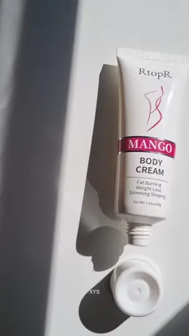 Toning my legs with Mango Body Cream from RtopR. The cream feels warm on the skin while being non-sticky and non-greasy. It has mango fruit extract, ginger root extract, and Witch Hazel extract that stimulate the metabolism and enhance the firmness. 🤍 Use my code XYS for 20% off on your order #RtopR 