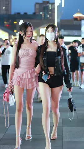 Đừng so sánh mình với bất kì ai khác, hoa cũng đẹp, bầu trời cũng đẹp, nhưng hai thứ đó chẳng có gì giống nhau. #gaixinhduongpho #gaixinh #gaixinhtiktok 