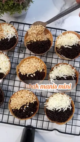 cetakan martabak manis mini 8 lubang bisa lihat dikernjang #caramembuat #martabakbandung #kue #martbakmini #marbakmanis #tutorial #baking #resepsimple 